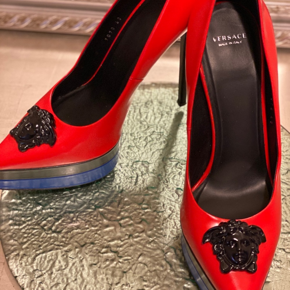 Versace ❤️💙🖤